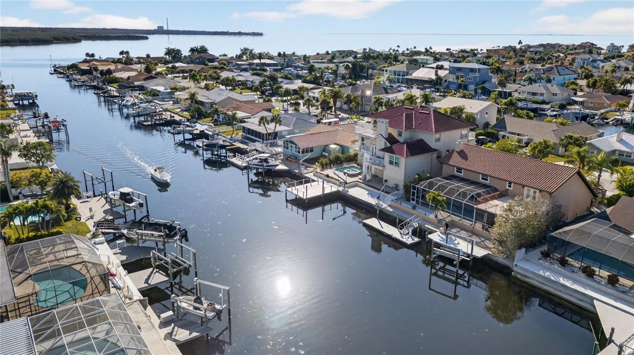 5124 South Shore Drive, New Port Richey, FL 34652 Photo