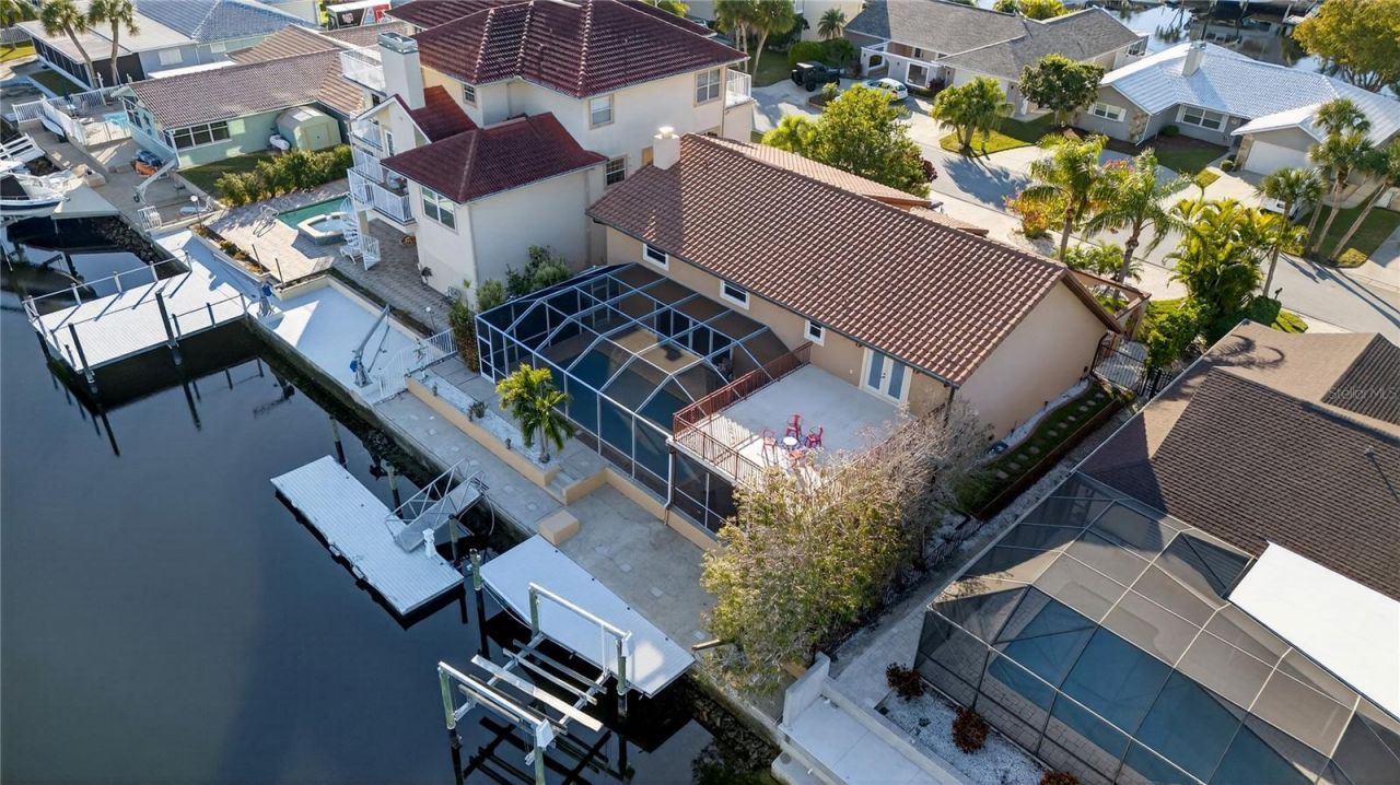 5124 South Shore Drive, New Port Richey, FL 34652 Photo