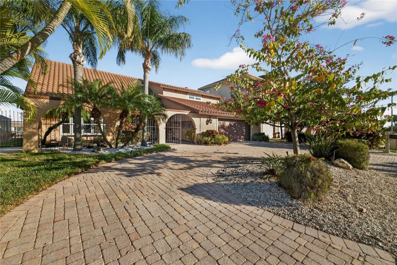 5124 South Shore Drive, New Port Richey, FL 34652 Photo