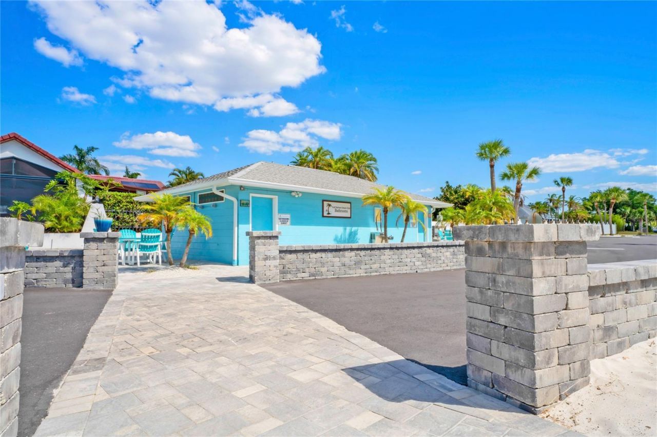 5124 South Shore Drive, New Port Richey, FL 34652 Photo
