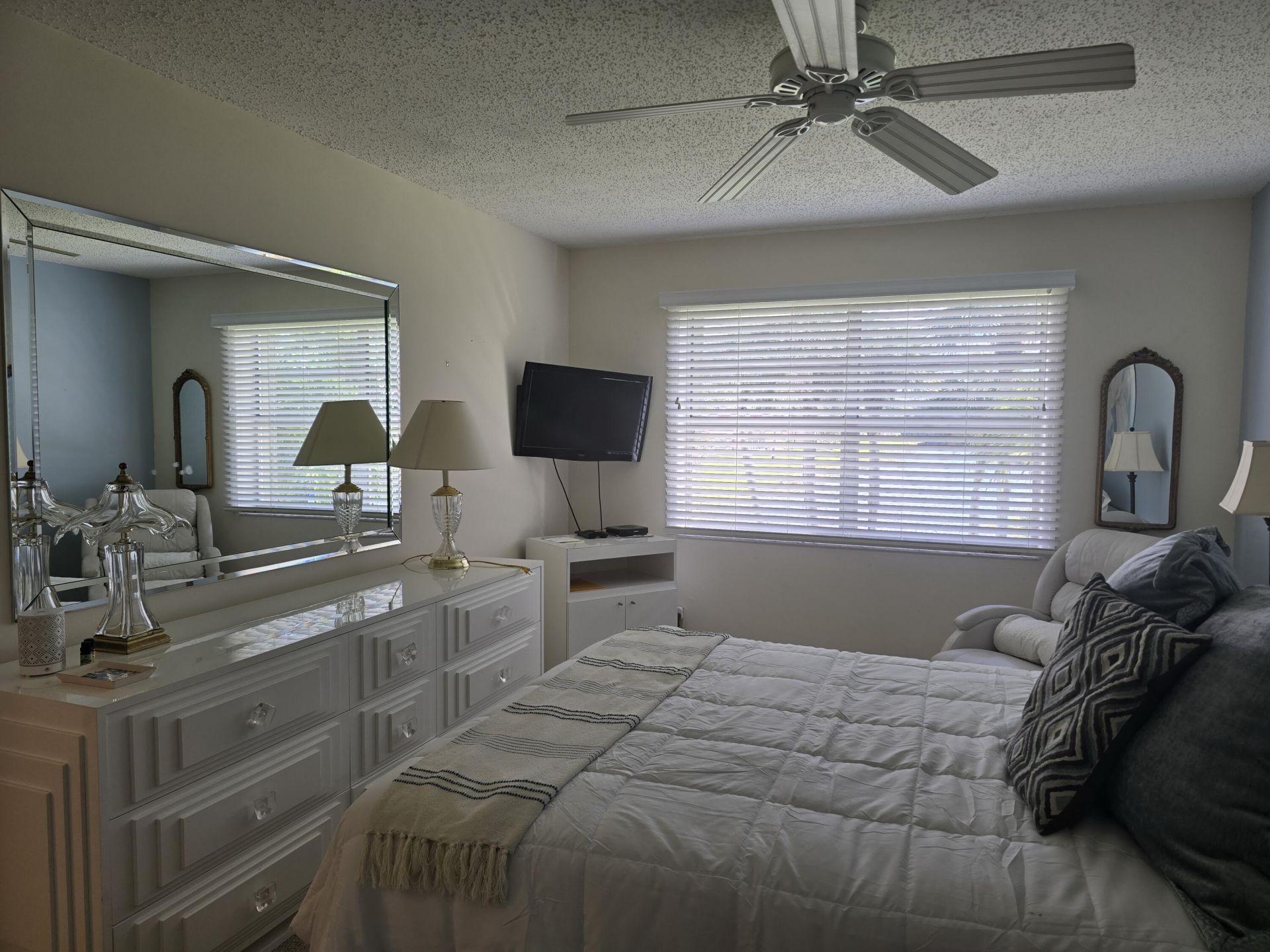 112 Lake Dora Drive, West Palm Beach, FL 33411 Photo