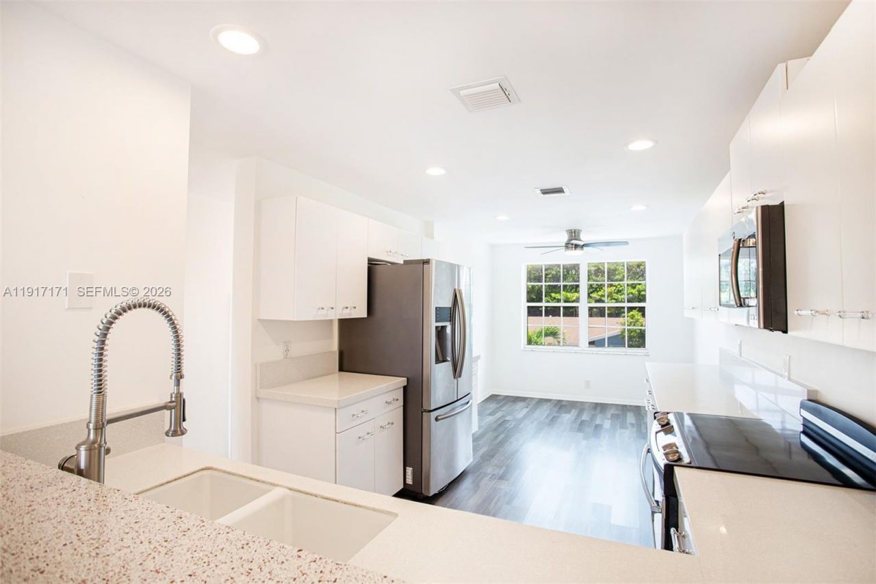 1998 NE 7th St, Unit 104, Deerfield Beach, FL 33441 Photo