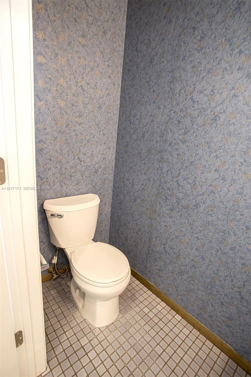 1998 NE 7th St, Unit 104, Deerfield Beach, FL 33441 Photo