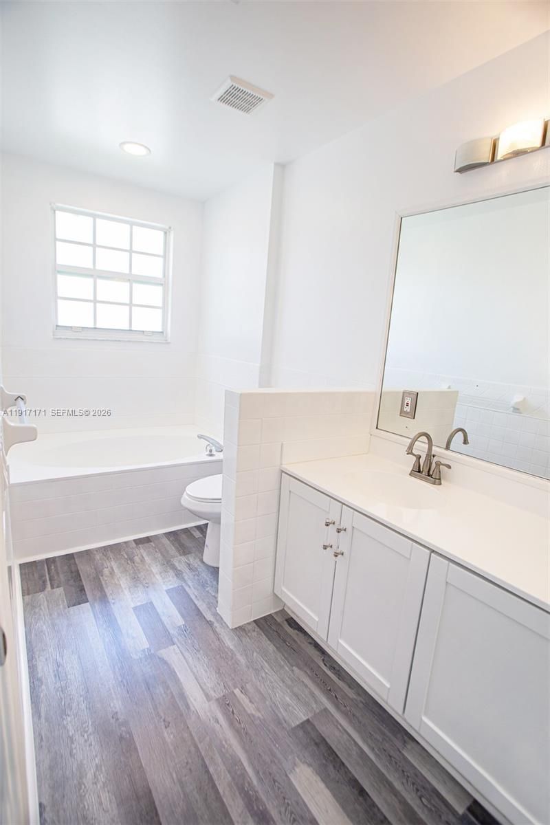 1998 NE 7th St, Unit 104, Deerfield Beach, FL 33441 Photo