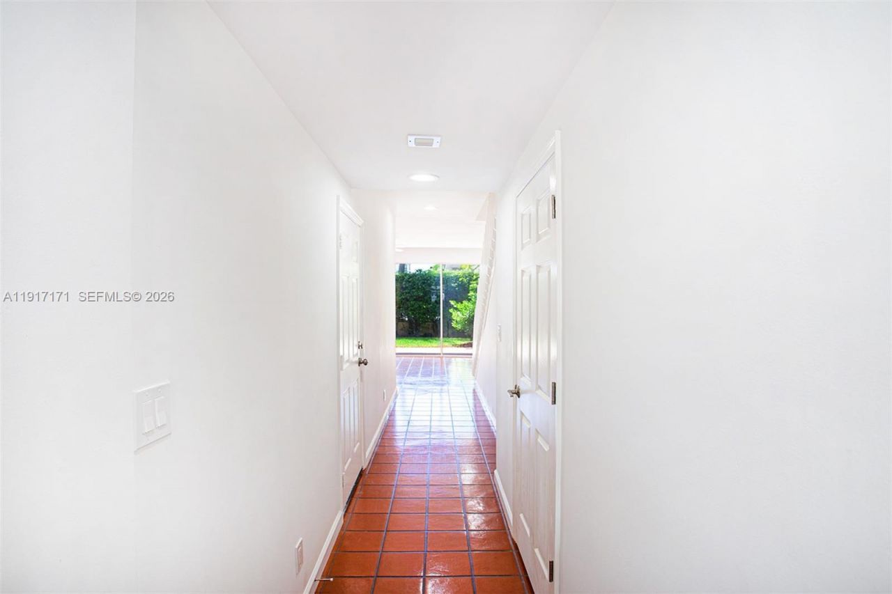 1998 NE 7th St, Unit 104, Deerfield Beach, FL 33441 Photo