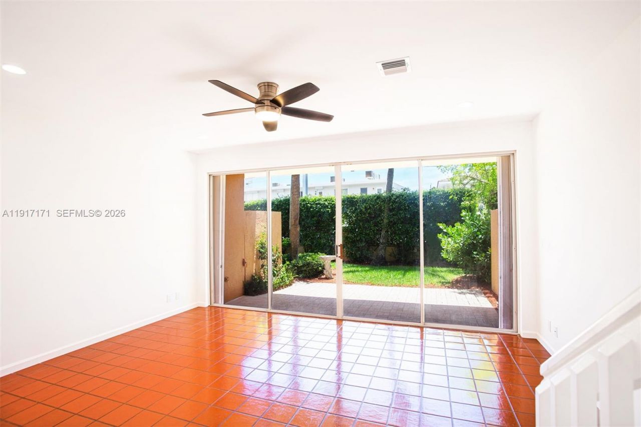 1998 NE 7th St, Unit 104, Deerfield Beach, FL 33441 Photo