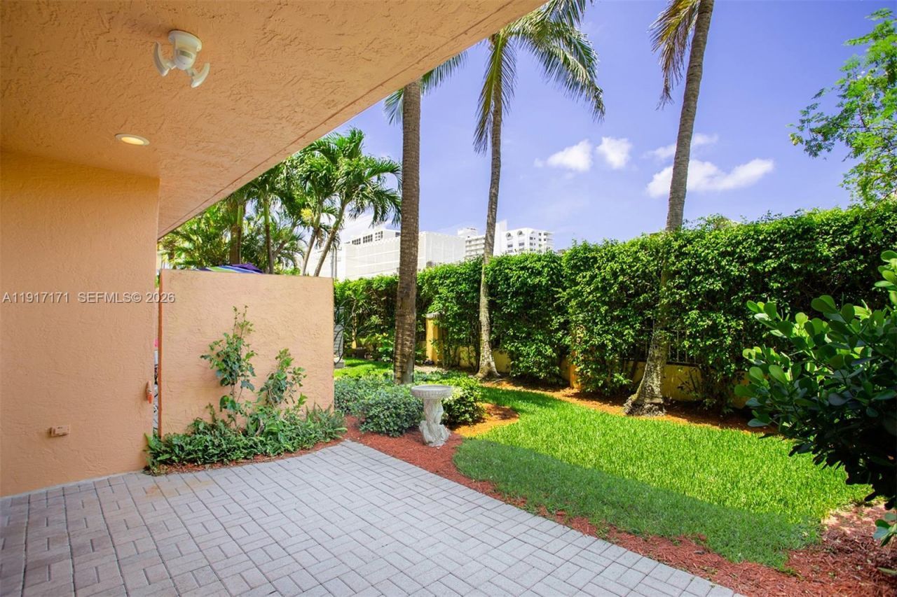 1998 NE 7th St, Unit 104, Deerfield Beach, FL 33441 Photo