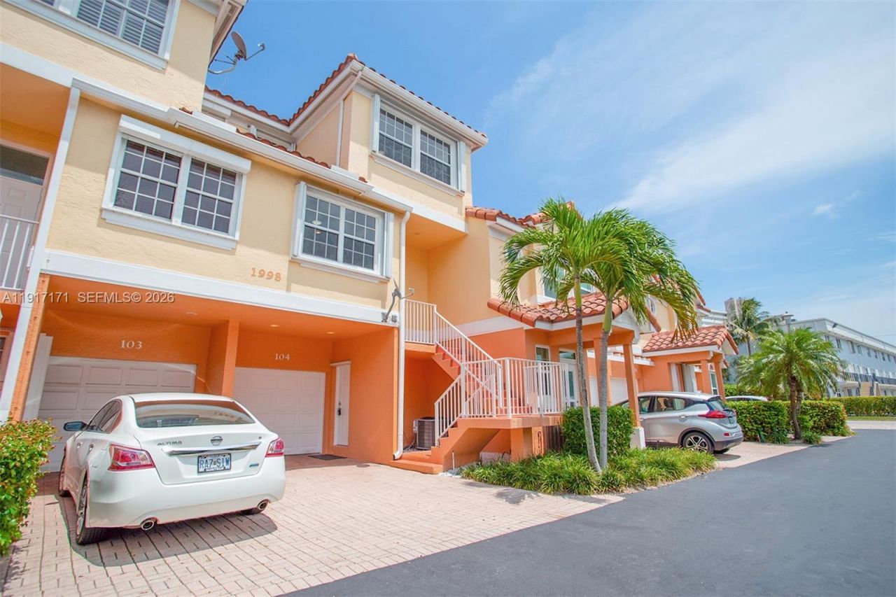 1998 NE 7th St, Unit 104, Deerfield Beach, FL 33441 Photo