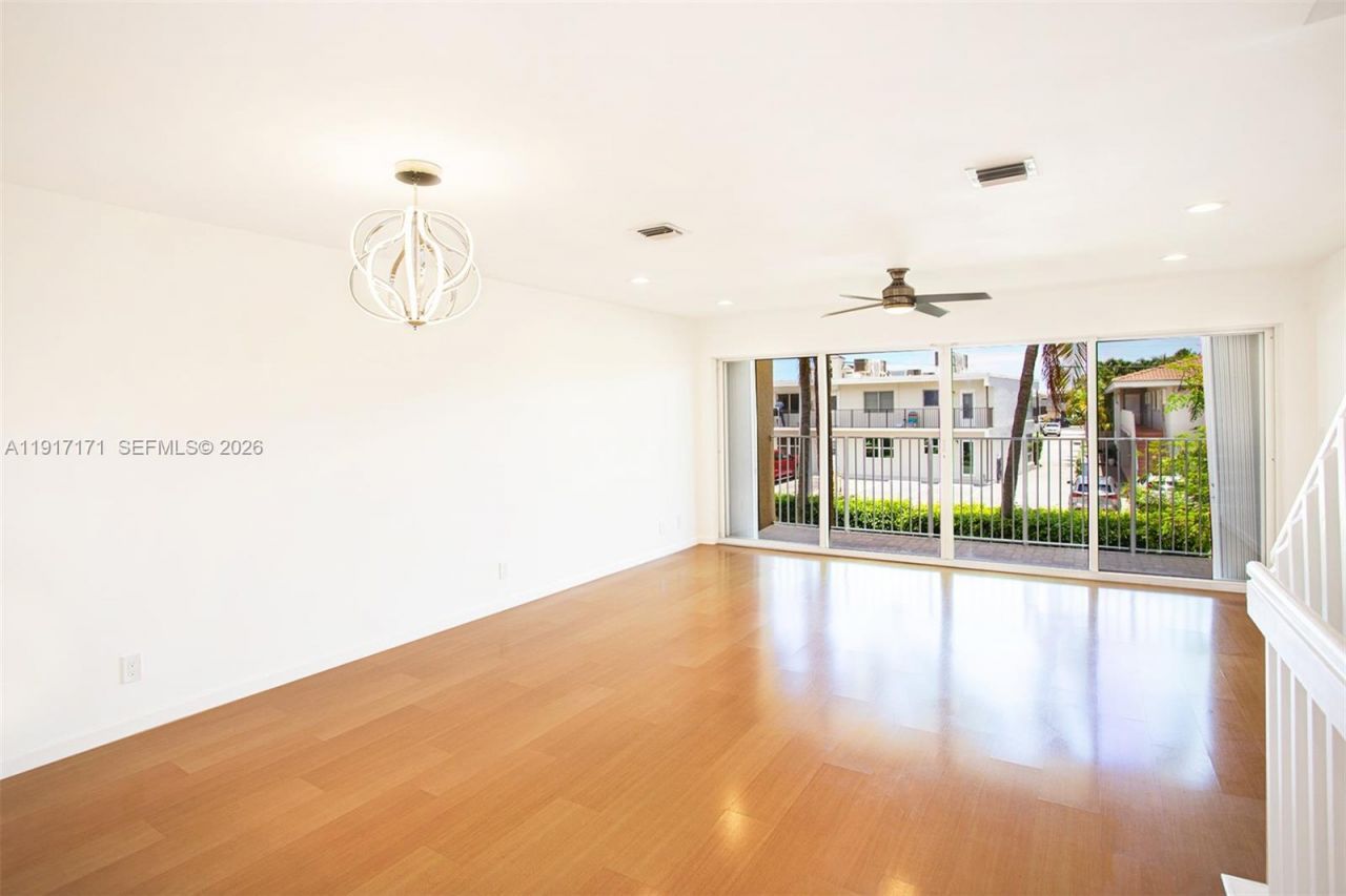 1998 NE 7th St, Unit 104, Deerfield Beach, FL 33441 Photo