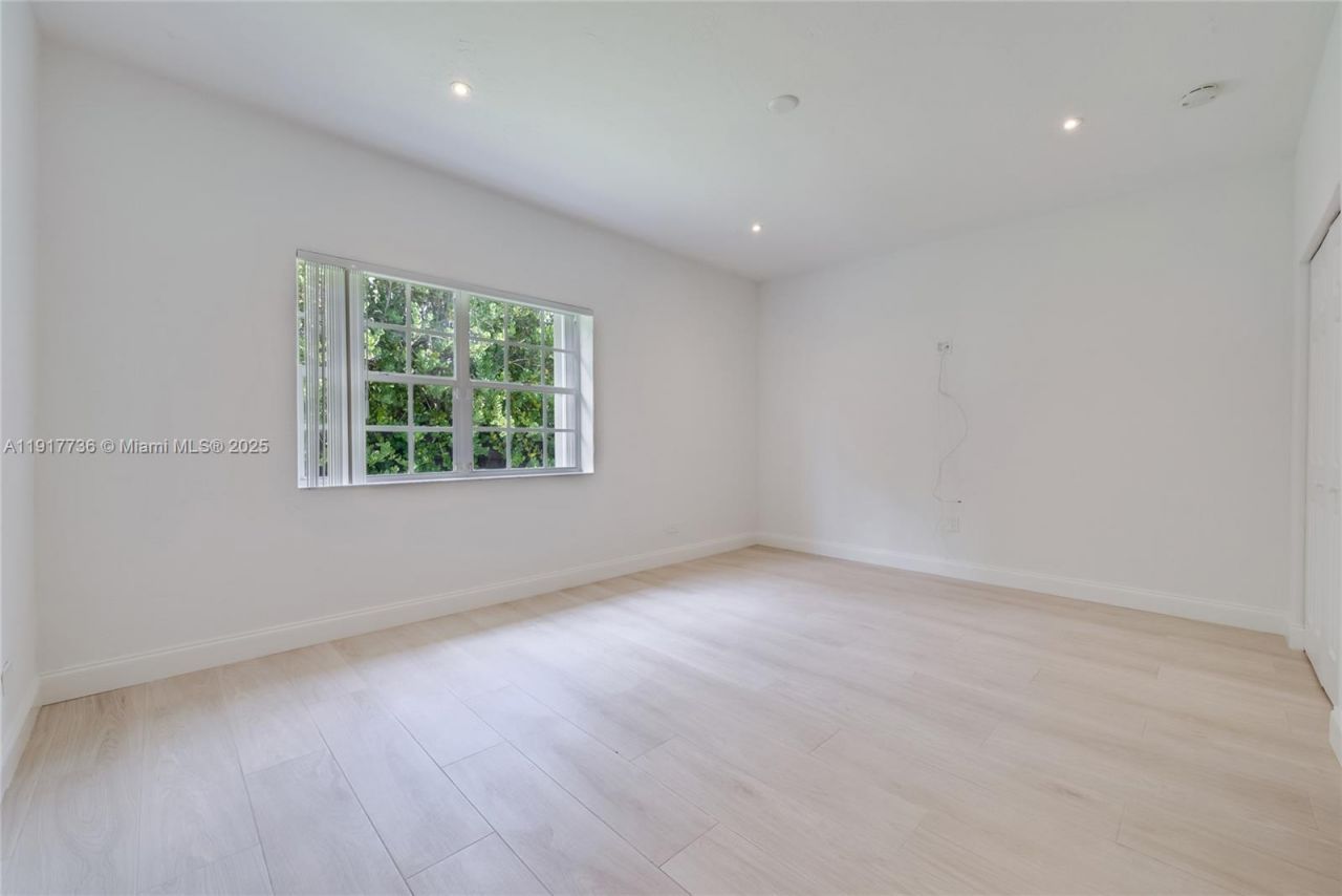 7675 SW 132nd St, Pinecrest, FL 33156 Photo