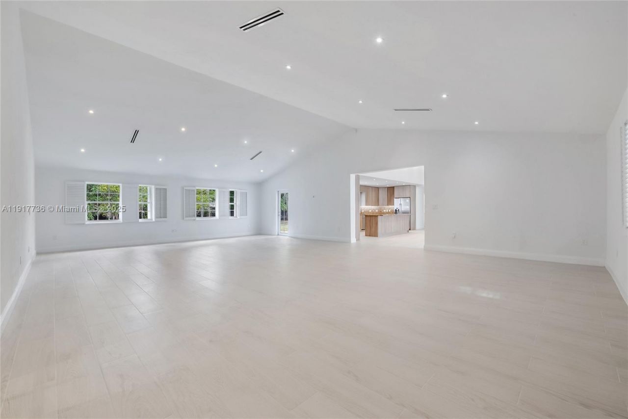 7675 SW 132nd St, Pinecrest, FL 33156 Photo