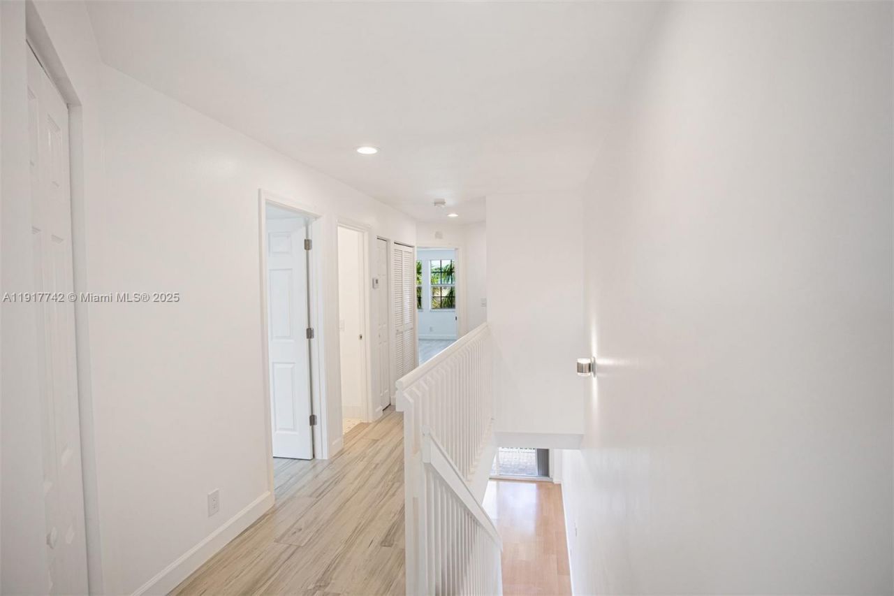 1998 NE 7th St, Unit 104, Deerfield Beach, FL 33441 Photo