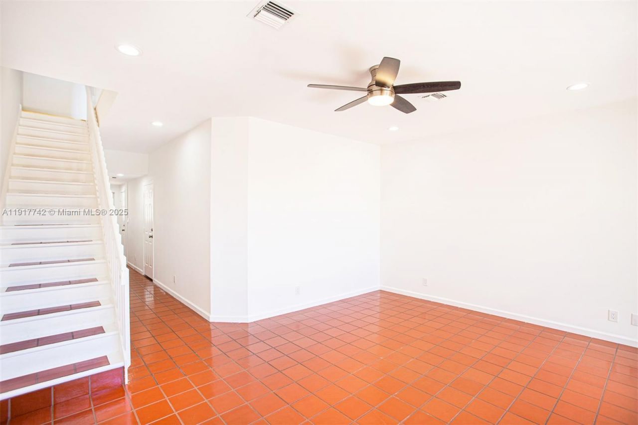 1998 NE 7th St, Unit 104, Deerfield Beach, FL 33441 Photo