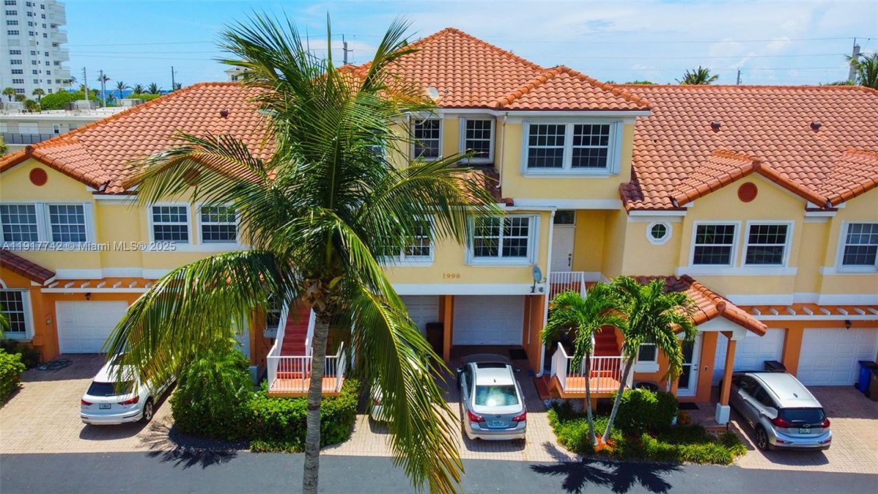 1998 NE 7th St, Unit 104, Deerfield Beach, FL 33441 Photo