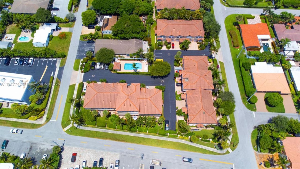 1998 NE 7th St, Unit 104, Deerfield Beach, FL 33441 Photo