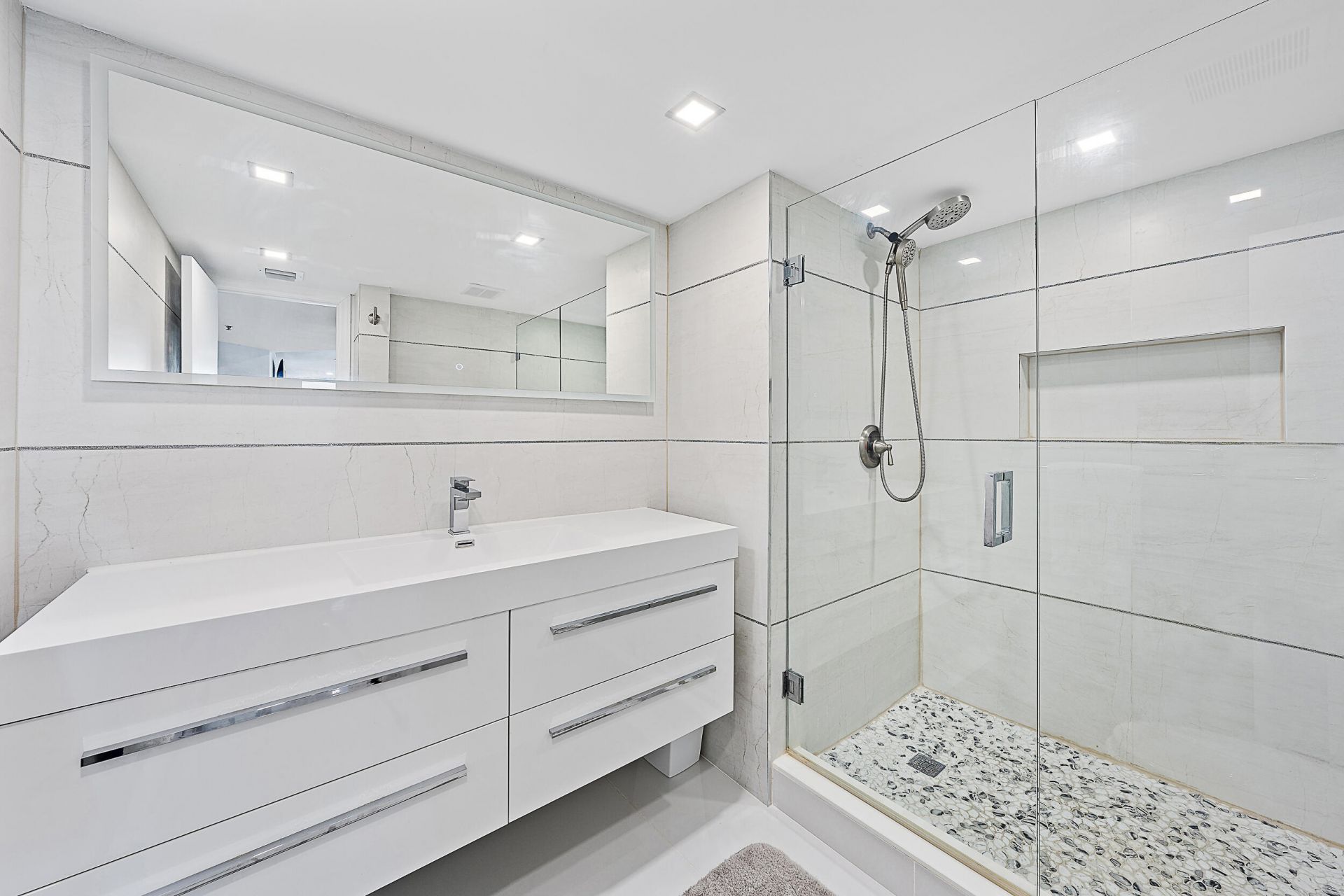 5200 N Ocean Drive, Unit 203, Singer Island, FL 33404 Photo