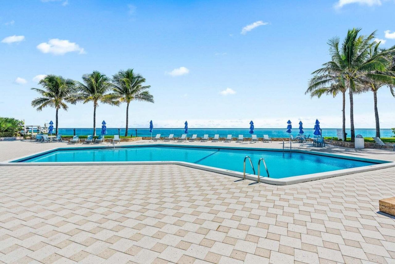 5200 N Ocean Drive, Unit 203, Singer Island, FL 33404 Photo