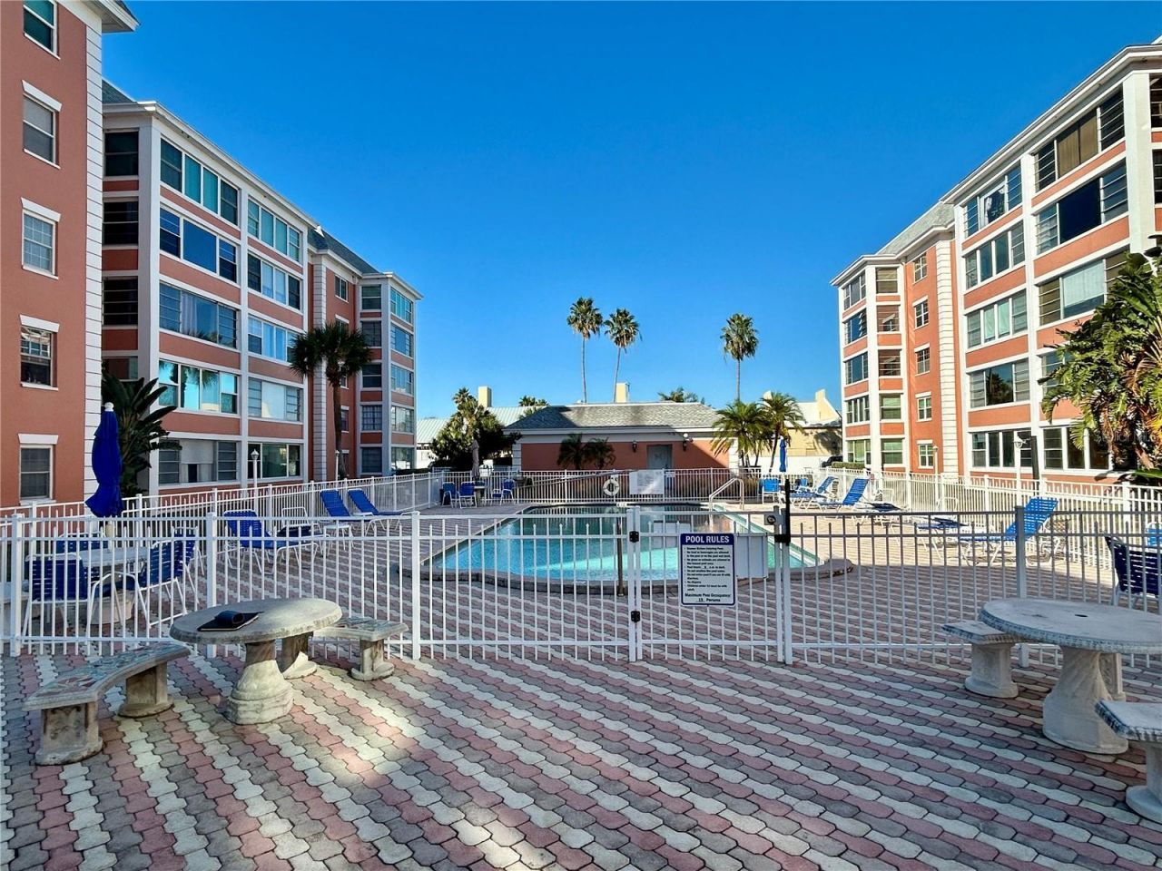 6960 20th Avenue N, Unit 301, Saint Petersburg, FL 33710 Photo