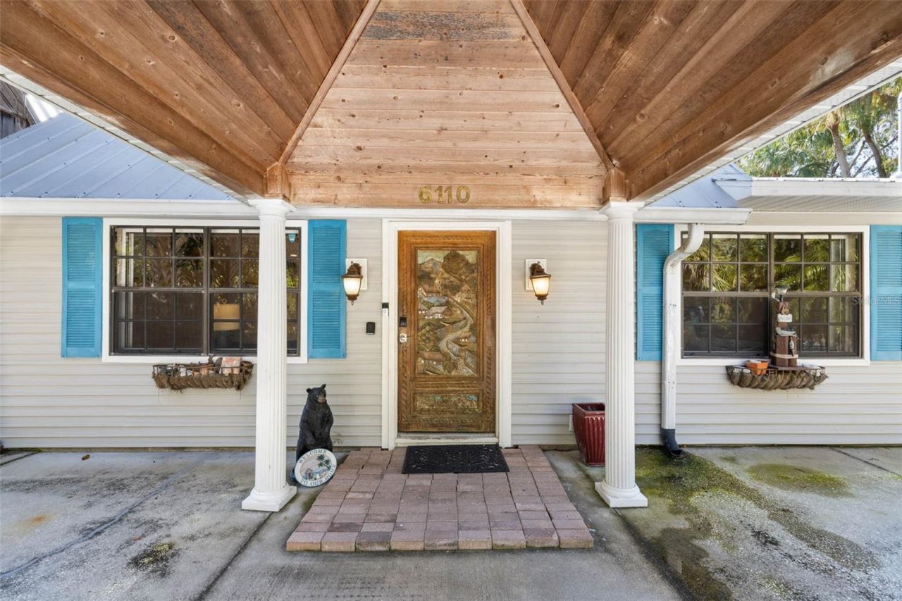 6110 Bear Trail, Weeki Wachee, FL 34607 Photo