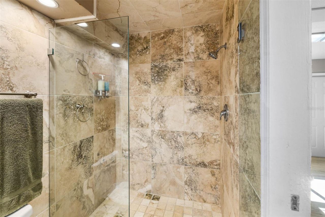 6110 Bear Trail, Weeki Wachee, FL 34607 Photo