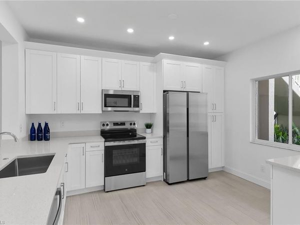 700 Saratoga CIR, Unit B-101, NAPLES, FL 34104