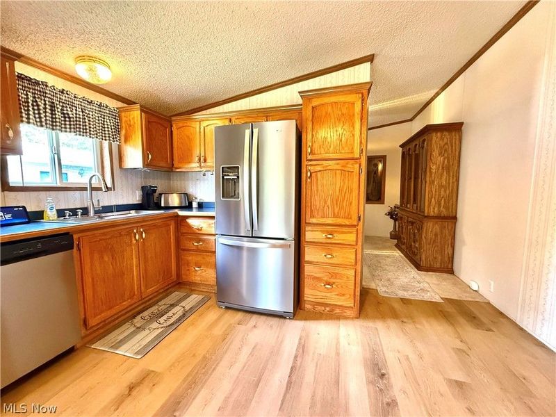 275 Ashwood Drive, Elyria, OH 44035 Photo 12