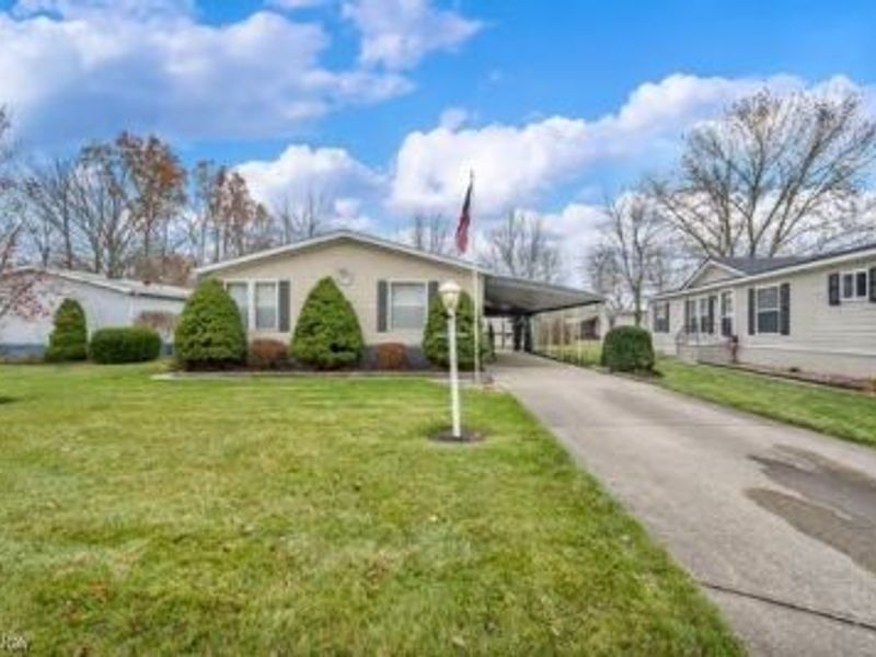 275 Ashwood Drive, Elyria, OH 44035 Photo 4