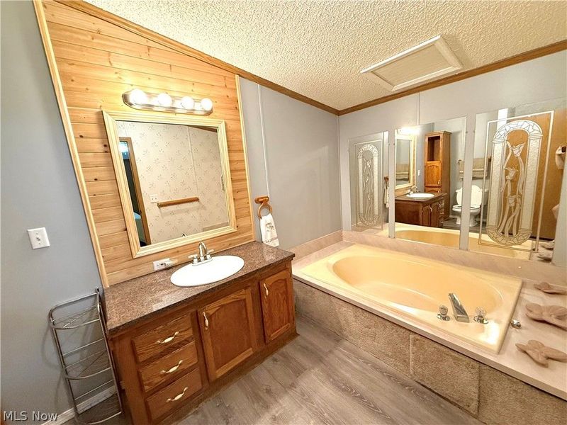 275 Ashwood Drive, Elyria, OH 44035 Photo 40
