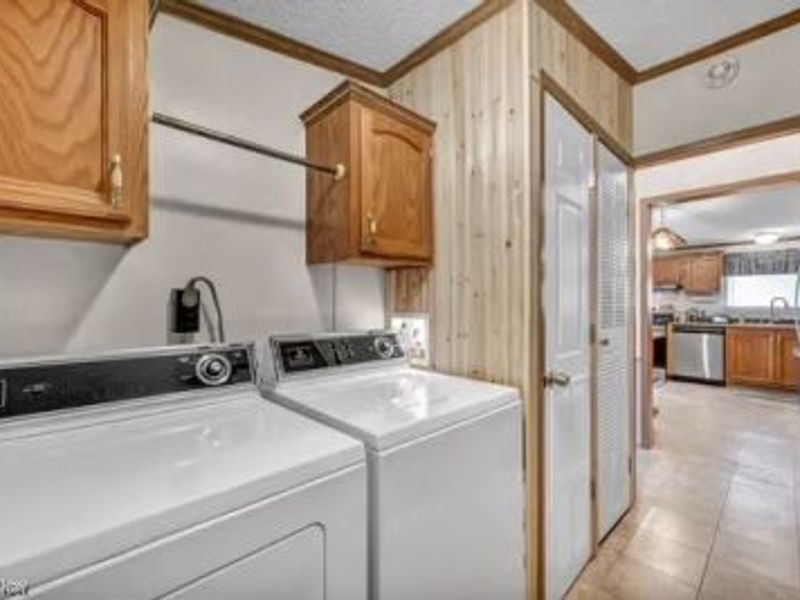 275 Ashwood Drive, Elyria, OH 44035 Photo 6