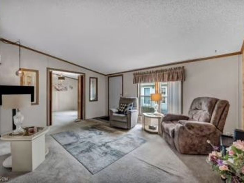 275 Ashwood Drive, Elyria, OH 44035 Photo 7