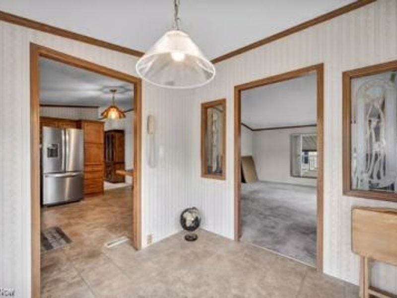 275 Ashwood Drive, Elyria, OH 44035 Photo 9