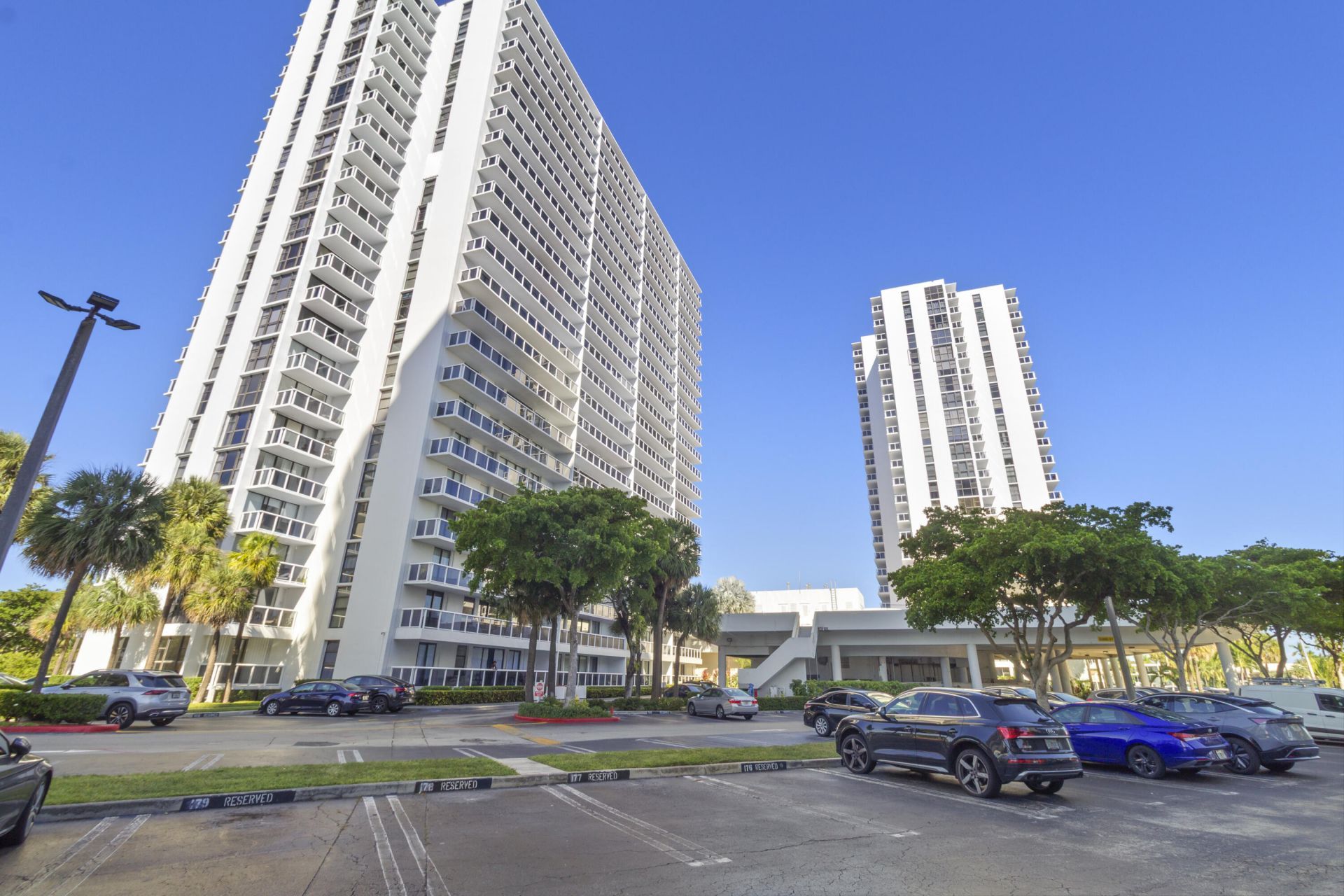 20515 E Country Club Drive, Unit 345, Aventura, FL 33180 Photo