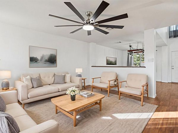 125 Phillips ST, Hutto, TX 78621