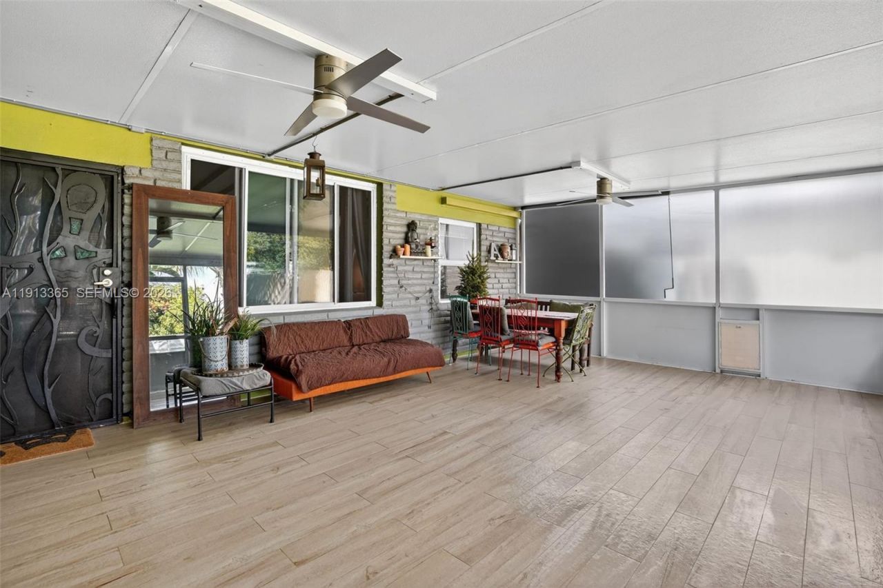 270 NW 106th St, Miami, FL 33150 Photo