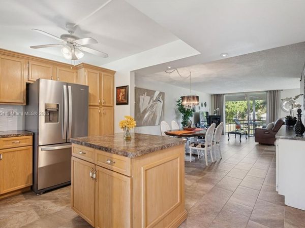 700 S Hollybrook Dr, Unit 201, Pembroke Pines, FL 33025