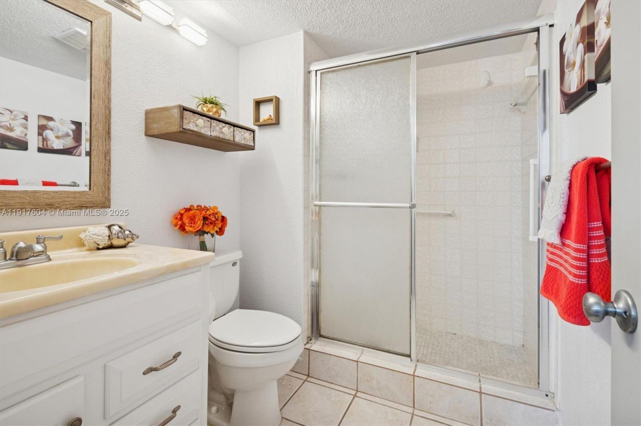 700 S Hollybrook Dr, Unit 201, Pembroke Pines, FL 33025 Photo