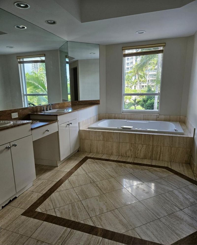 21050 Point Pl, Unit 501, Aventura, FL 33180 Photo