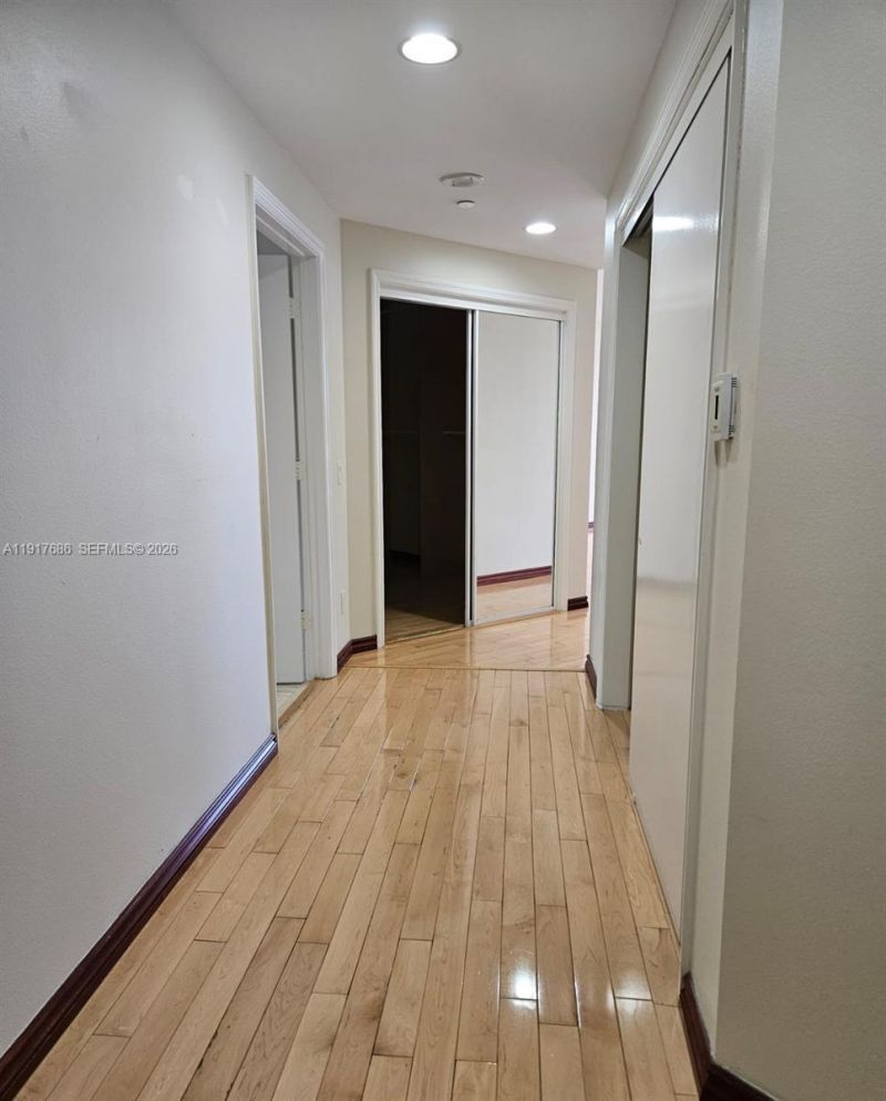 21050 Point Pl, Unit 501, Aventura, FL 33180 Photo