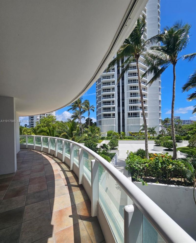 21050 Point Pl, Unit 501, Aventura, FL 33180 Photo