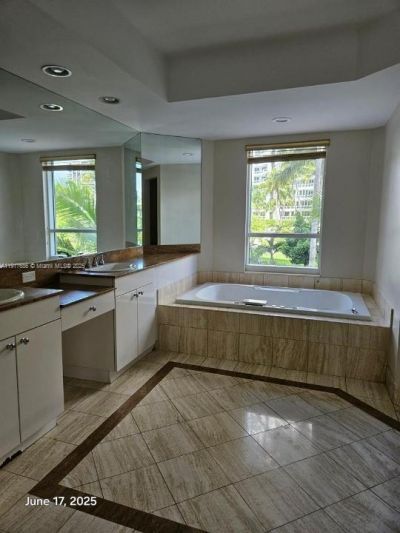 21050 Point Pl, Unit 501, Aventura, FL 33180 Photo