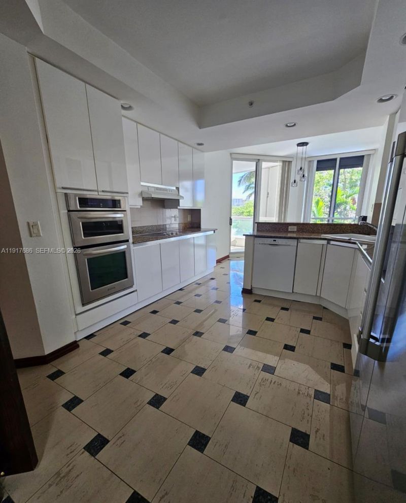21050 Point Pl, Unit 501, Aventura, FL 33180 Photo