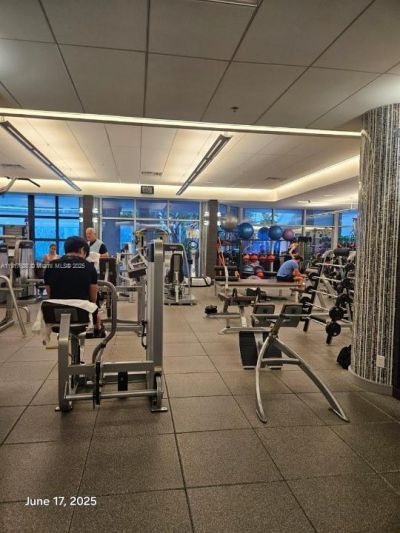 21050 Point Pl, Unit 501, Aventura, FL 33180 Photo