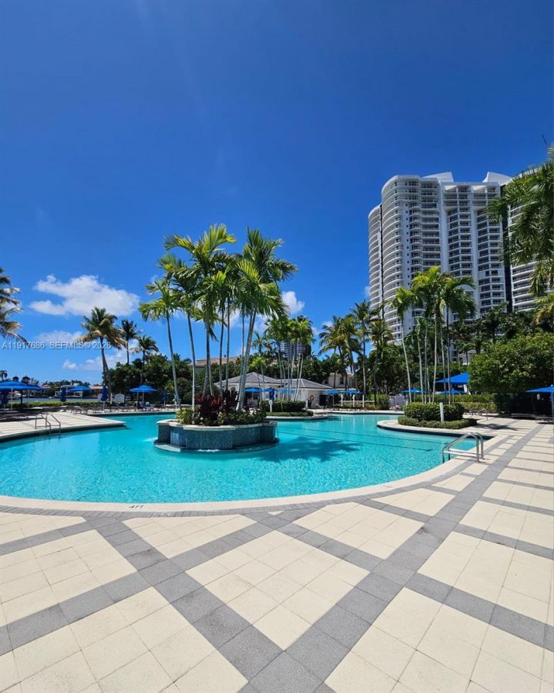 21050 Point Pl, Unit 501, Aventura, FL 33180 Photo