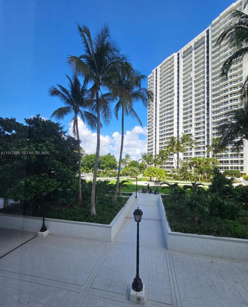 21050 Point Pl, Unit 501, Aventura, FL 33180 Photo