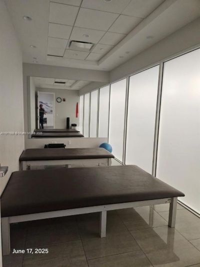 21050 Point Pl, Unit 501, Aventura, FL 33180 Photo