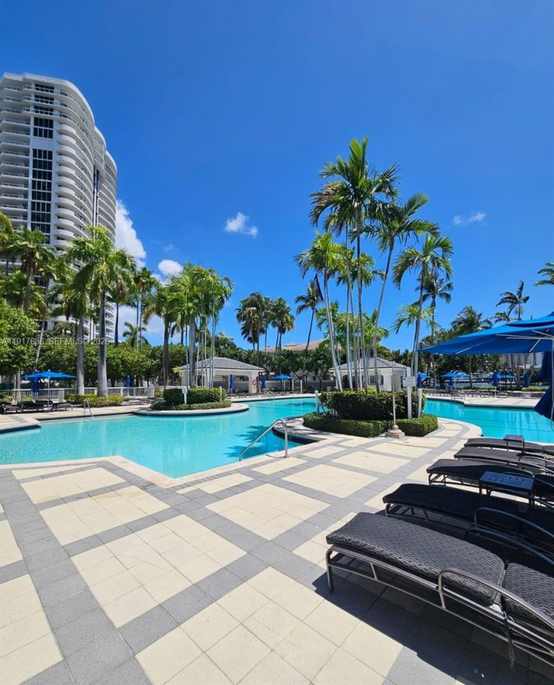 21050 Point Pl, Unit 501, Aventura, FL 33180 Photo