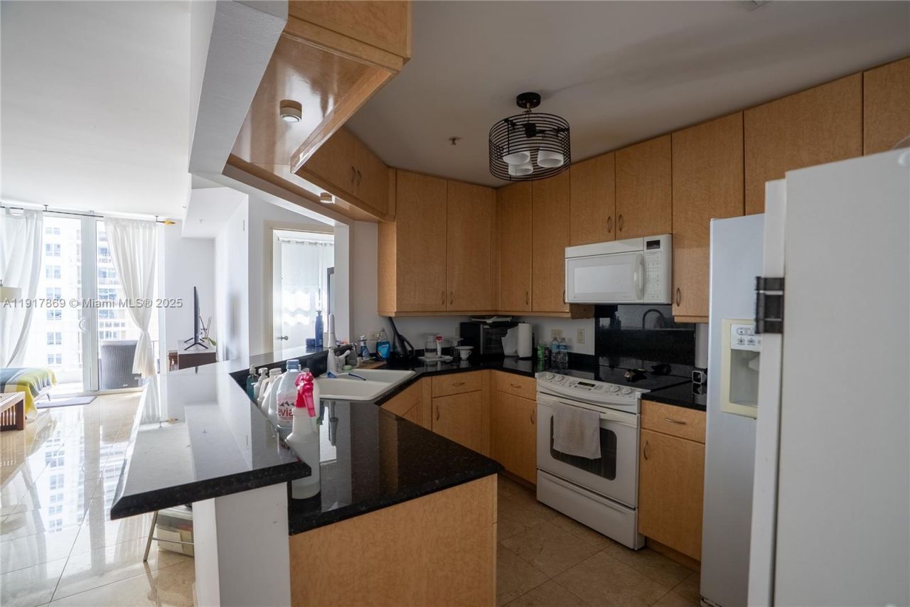 801 Brickell Key Blvd, Unit 1407, Miami, FL 33131 Photo