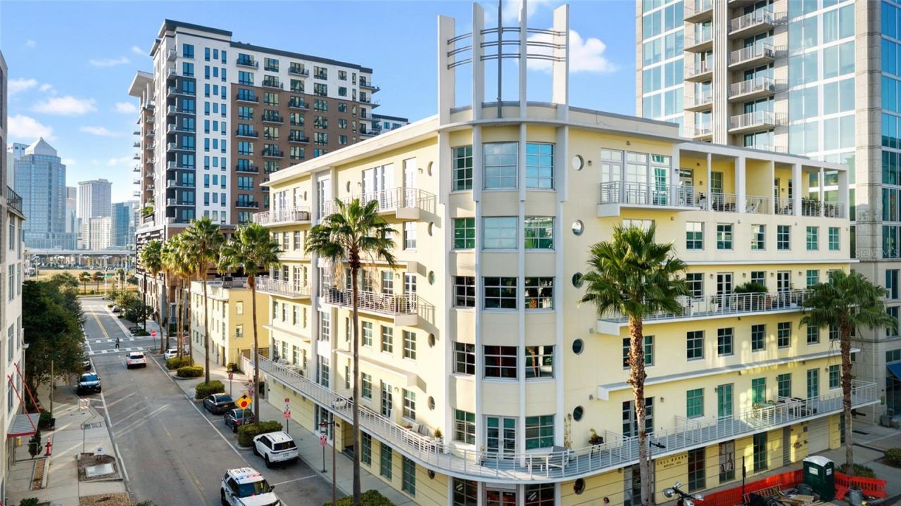 1212 E Whiting Street, Unit 402, Tampa, FL 33602 Main Photo