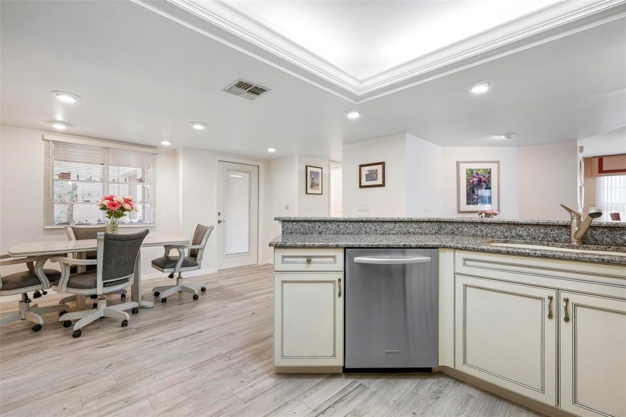 4206 SE 20th Place, Unit 101, Cape Coral, FL 33904 Photo