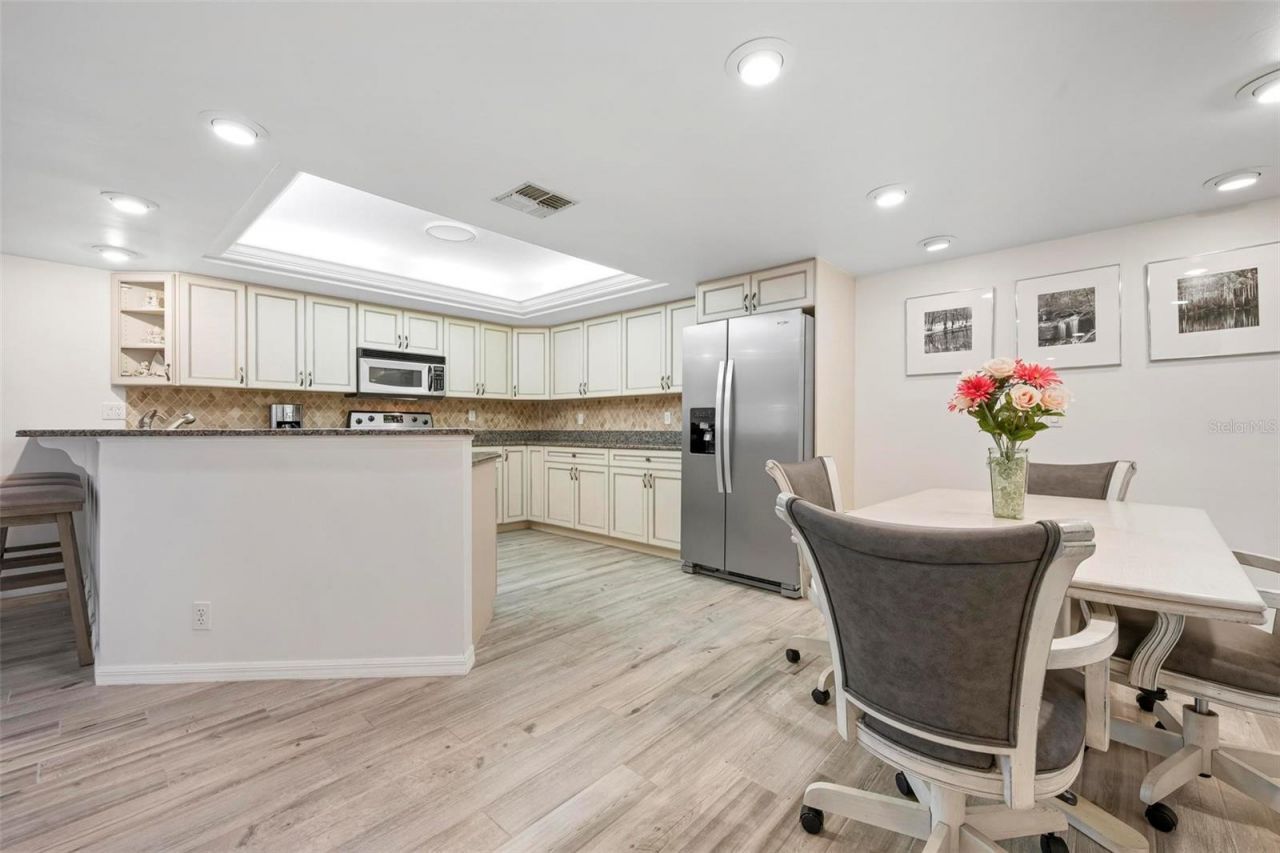 4206 SE 20th Place, Unit 101, Cape Coral, FL 33904 Photo